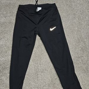 Nike Women's Black Capri Leggings